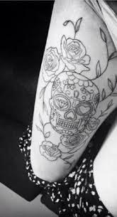 Black And White Sugar Skull Thigh Tattoo Sugar Skull Thigh Tattoo With Rose Vines Skull Thigh Tattoos Thigh Tattoo Tattoo Designs For Women