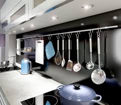 La Barre De Credence En Inox Ideale Pour Avoir Ses Accessoires De Cuisine A Portee De Main Accessoires Cuisine Mobilier De Salon Cuisine You
