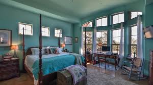 Try our tips and tricks for creating a master bedroom that's truly a relaxing retreat. Modern Retro Vintage Style Bedroom Ideas Retro Vintage Style Fashion And Living Styles