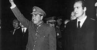 Décadas más tarde, una vez restablecida la democracia, michelle bachelet ocupó dos veces el cargo de presidenta de chile. Pinochet El Triunfo Del Fascismo De Mercado Y Su Admiracion Mutua Con El General Franco Publico