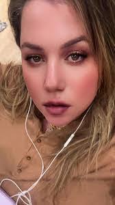 Sonia Starks's Instagram, Twitter & Facebook