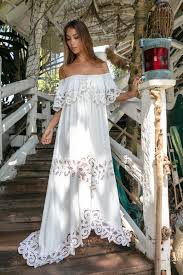 Dos droit.bustier rembourré.la longueur de la robe (devant ) est la longueur de la robe est prise depuis le dessous des aisselles jusqu'au bout de la robe. 1001 Modeles Inspirantes De La Robe Blanche D Ete