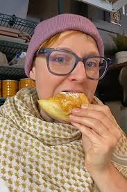 EDIT: I accidentally posted this publicly instead of a private group but  I've decided to keep it up. I just gotta say: I am beyond joyous that  f*cking FINALLY someone (Simone Seol)