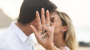 So her name is caroline (celico) kaka, and she caroline met kaka when she was only 16, and married him at 18. Kaka Announces That He Will Marry Carol Dias Whom He Met In 2016