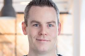 Momntum's customer chatbot offering a human touch