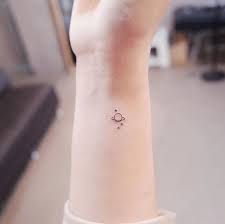 Geçici dövmeler, tekli, ikili, yada dövme seti olarak en beğenilen geçici dövme şablonlarının yer aldığı paket şeklinde satın almaya müsait ürünlerdir. Pin Auf Small Tattoos Todaypin Com