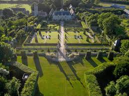 Jardins Du Chateau De Brecy Entre Caen Et Bayeux Dans Le Calvados En Normandie Parc Et Jardin Jardins Jardin Classique