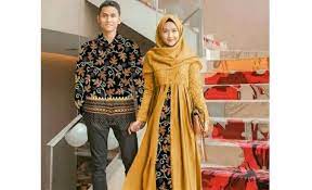Terlebih bahwa batik merupakan kebudayaan khas indonesia yang wajib kami jaga. 35 Rekomendasi Gamis Batik Modern Di Bawah Rp250 Ribu Untukmu Update 2021 Bukareview