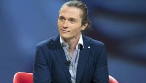 Un elenco di centinaia di nomi incredibili ma veri tratti dagli elenchi telefonici d'italia: Raffaele Sollecito Ecco Perche Sono Opinionista In Tv