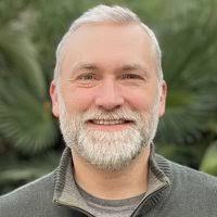 Elise Cramer's Instagram, Twitter & Facebook