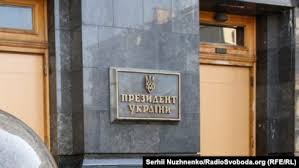 Обмежили роботу громадського транспорту, закрили навіть «епіцентр» і «макдональдс». Keazuqv8tv343m