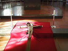 Der karfreitag ist der zweite tag des ostertriduums, die drei tage vor ostern, an denen die christen an die passion christi erinnern. Karfreitag Wikipedia