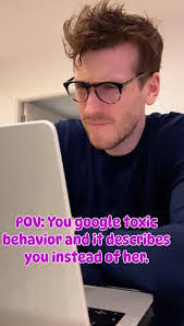 Sue Theiss's Instagram, Twitter & Facebook