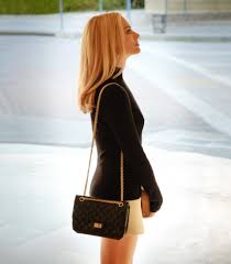 Chanel Et Le Cinema Chanel Once Upon A Time In Hollywood Avec Margot Robbie Sous La Direction De Quentin Tarantino L Am Idees De Mode Chanel Margo Robbie