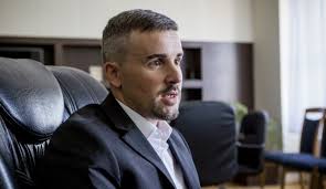 Trianonra emlékezett a miskolci jobbik egy néhány évvel ezelőtti felvételen. Jakab Peter A Jobbik Furcsa Fordulatarol Nem Kidobjuk Hanem Megjavitjuk Magyar Narancs