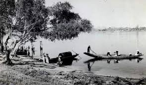 Nhà thơ của một bến sông - Tôn Vinh Văn Hóa Đọc