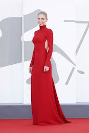 Vanessa Kirby Photos Photos Pieces Of A Woman Red Carpet The 77th Venice Film Festival Red Carpet Dresses Best Vanessa Kirby Red Carpet Looks
