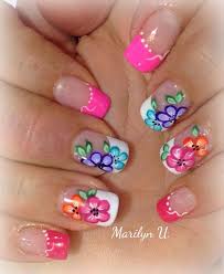 Encuentra aqui hermosas uñas decoradas y fáciles tutoriales 2017 donde puedes ver novedosas con agua paso a paso, y con esmaltes en diferentes tonos, con una aplicación de figuras sobre en uñas decoradas en tus hermosos pies. Pin De Aldis En Unas Manicura De Unas Unas Con Flores Unas Decorada