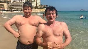 Pavel trávníček (70) nyní poprvé veřejně přiznal, že s manželkou monikou (35) prožívají krizi! Pozdni Otcovstvi Ho Omladilo Pavel Travnicek Za Tri Roky Oslavi 70 Ale V Plavkach Vypada Vyborne Super Cz