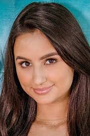 Elizabeth Corn Actor