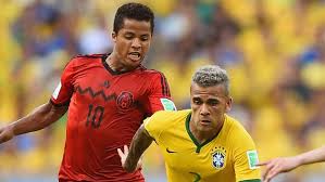 Na Zona Mista Mexicana Giovani Dos Santos So Fala Com Daniel Alves Espn