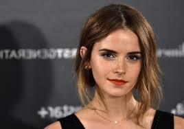 Emma Watson s'engage pour une mode responsable avec le Green Carpet  Challenge (Photos)