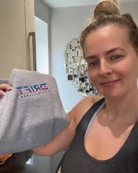 What are good recommendations for women's diving hoods for long hair?