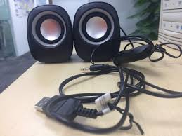 Speaker sonicgear tatoo 101 ini tampil dengan desain yang sederhana dan terkesan cukup modern yang membuat speaker ini cocok disandingkan dengan notebook. Sonicgear Tattoo 101 Grey Speaker Electronics Audio On Carousell