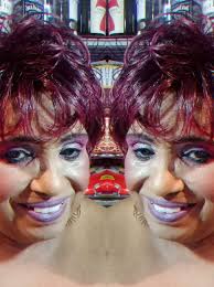 Help who does she want..? 🧐