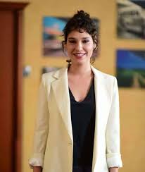 Nihal yalçın'ın yer aldığı tüm dizi ve film projeleri aşağıdaki gibidir. Istanbullu Gelin Yeni Gelen Ve Diziden Ayrilan Oyuncular 2018 2019 Dizi Seti