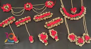 Flower jewellery for brides and baby shower. Take Rent Pe