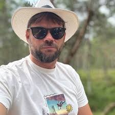 Vreau să realizez o cameră tehnică în partea dreaptă a construcției.