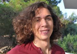 Set myself a challenge with this one, my very curly daughters hair, its  more of a learning exersise then getting it perfect this one 🤣