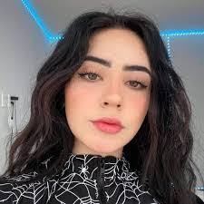 Erika Arreguin's Instagram, Twitter & Facebook