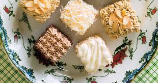 Gateau Moka En Trois Saveurs Ricardo Recipe Ricardo Recipe Desserts Flavors