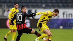 Borussia dortmund empfing eintracht frankfurt am freitagabend in der bundesliga. Eintracht Frankfurt Gegen Bvb Unentschieden Nach Wildem Fight Eintracht
