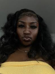 Who is more beautiful in black dress