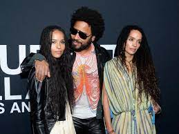 The high fidelity actress, 32, reportedly has at least 56 tattoos covering her body — so many, in fact, that she's actually lost count. Zoe Kravitz Eine Normale Schauspielerin Ist In Den Drehbuchern Immer Weiss Wienerin