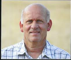 Who will help lead the DL school district into the future?