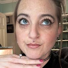 does anybody have an orbital piercing. i want to get it and just wanna know  what the healing time and pain is for it. :)