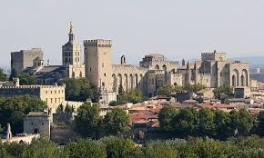 Avignon ist eine stadt in der provence in südfrankreich am linken ufer der rhône im département. Kinderzeitmaschine Ç€ Wieso Kam Der Papst Nach Avignon