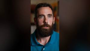 TLC: Man devours steak and raw meat with his dogs