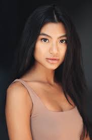 Stephanie Salvo's Instagram, Twitter & Facebook