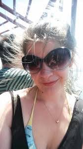 Amber Frampton's Instagram, Twitter & Facebook