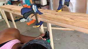 Dieses besteht aus der 100cm breiten holzplatte, der 70cm hohen rückwand und drei füßen. 7 Regal Hinter Dem Sofa Selber Bauen Ideen Sofa Selber Bauen Tisch Hinter Couch Sofa Tisch