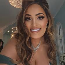 Good morning I'm a single mom of a 15-year-old daughter, for many years my  daughter looked forward to having a quinceanera, unfortunately the year  before her 15th birthday I decided to leave