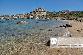 L'agenzia obiettivo vacanza a san teodoro offre i migliori residence, case vacanze, appartamenti e ville in sardegna: Meerjungfrau Am Strand Cala Brandinchi Sandskulptur Ostkuste Sardinien Mittelmeer Italien Europa