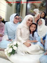 Pengarah aziz m osman berkata kejayaan filem mael totey membuat kutipan lebih rm4 juta membuktikan penonton tempatan menerima baik karya berkenaan. Myartis Com Myartis My Artis 25 Gambar Nikahkan Anak Aziz M Osman Rasa Sebak