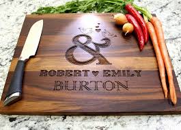 Ein schneidebrett personalisiert mit deinen eigenen designs, grafiken, fotos oder typografien wird deiner küche gemütlichen charme verleihen. Personalisierte Hochzeit Gefalligkeiten Und Geschenken Benutzerdefinierte Gravierte Holz Kasebrett Holz Schneidebrett Bambus Schneidebretter Bamboo Cutting Board Wooden Chopping Boardchopping Board Aliexpress