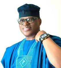 I can't just stop loving the music of omo Aba Ojo Guard, Ayodeji Ojo aka  D-Romola He did it well than others This is what I've been listening to  since I woke